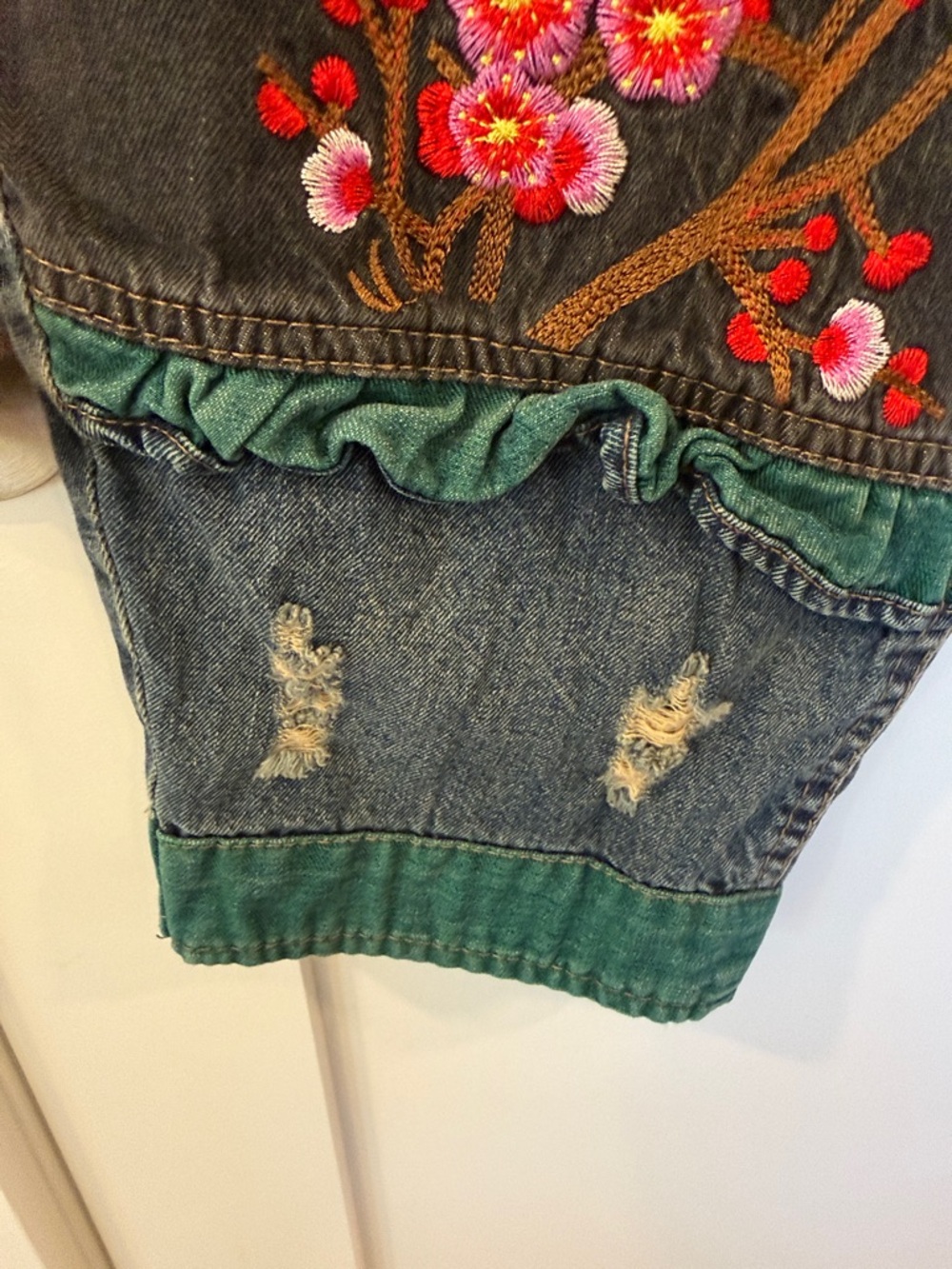 Boho Embroidered Patchwork Women's Jeans - Multicolor - Picture 6 of 7